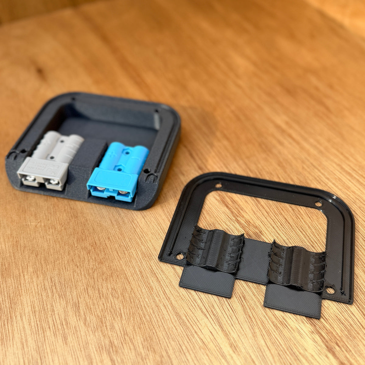 Double Anderson Plug Surface Mount in Black and White colour options