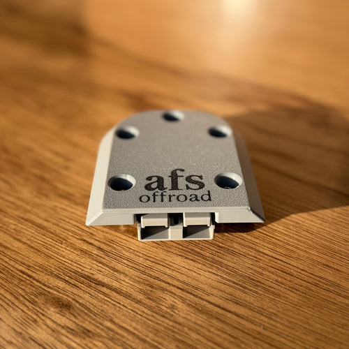 Front view of single Anderson plug surface mount kit for clean 4WD electrical mounting