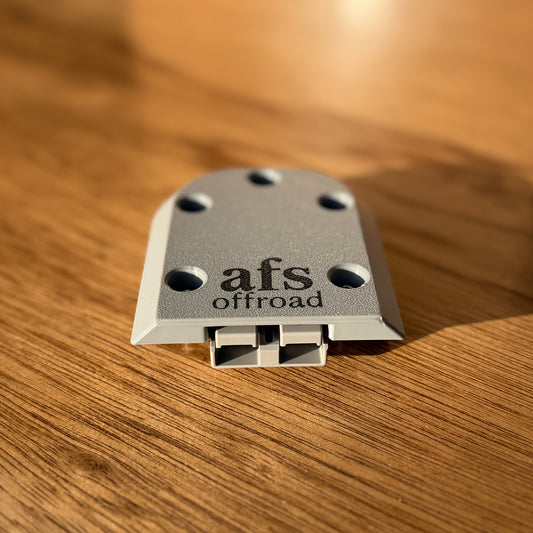 Front view of single Anderson plug surface mount kit for clean 4WD electrical mounting