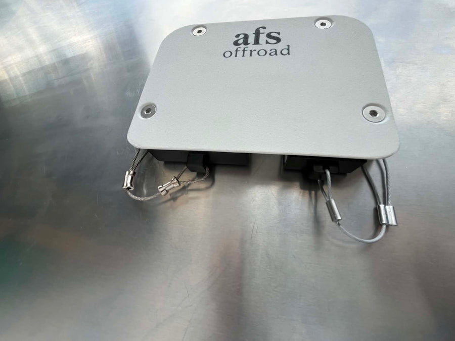 3 Pole DCDC Anderson Plug Surface Mount installed by Chris